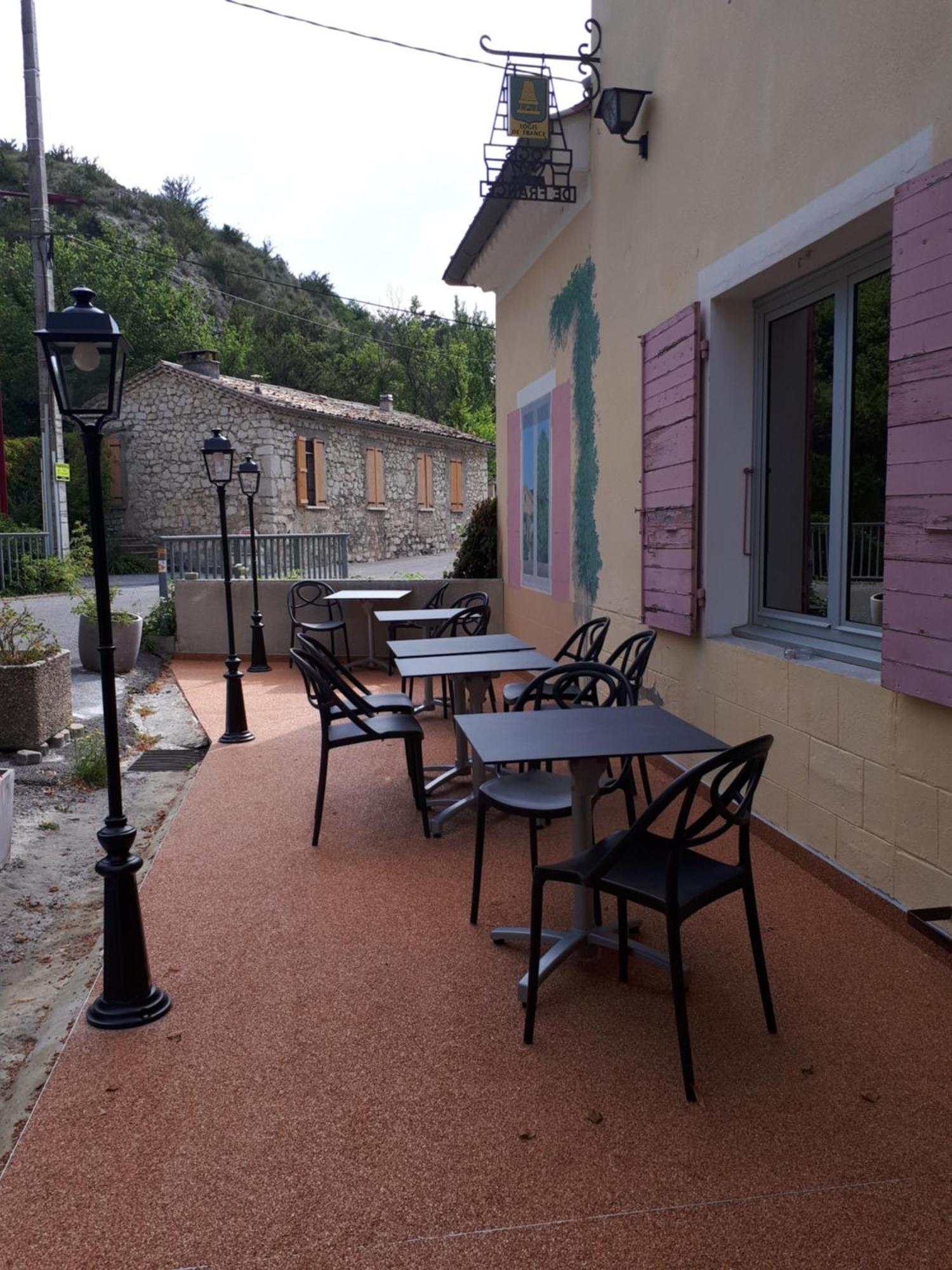 Logis Le Ceans Hotel
