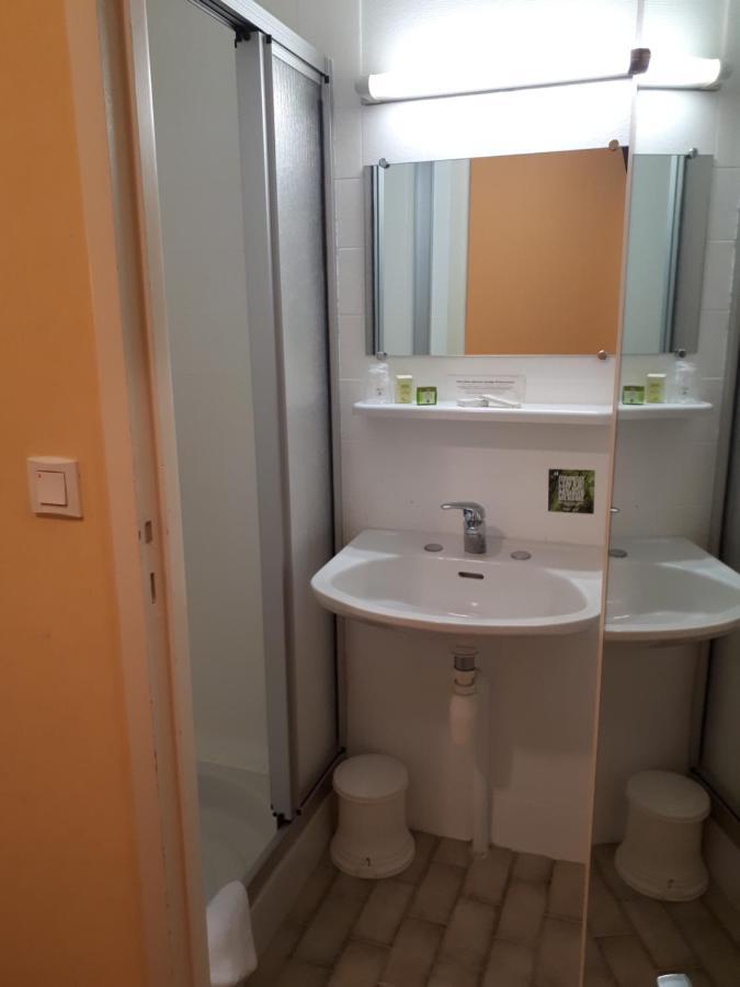 Hotel Logis Le Ceans 2*